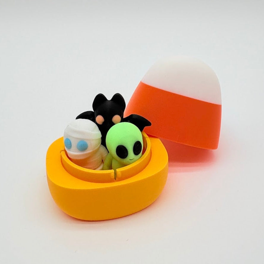 Candy Corn Mini Holder + 3 Glow Halloween Mini Figures